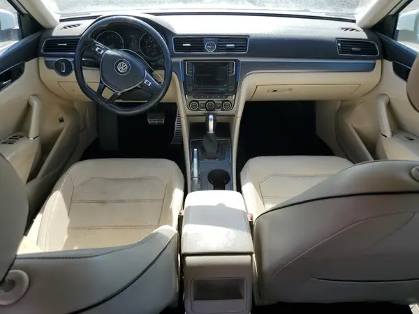 1VWDT7A31HC070561 2017 VOLKSWAGEN PASSAT - Image 8