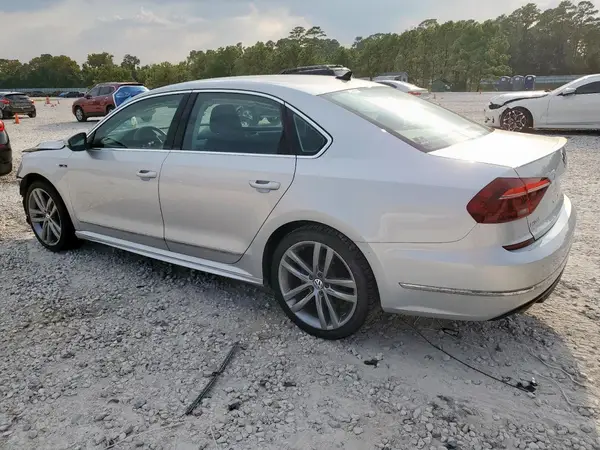1VWDT7A31HC071810 2017 VOLKSWAGEN PASSAT - Image 2