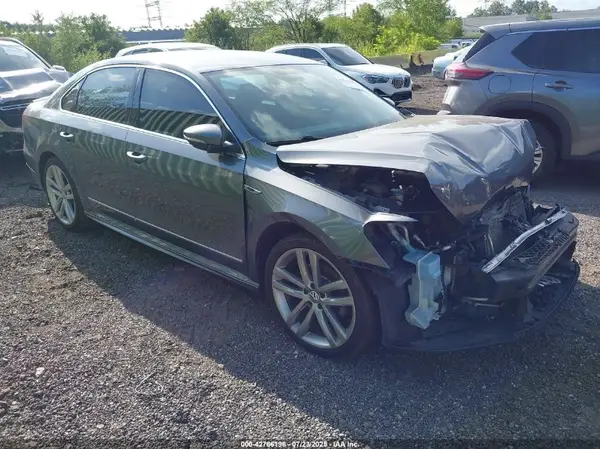 1VWDT7A31HC074951 2017 VOLKSWAGEN PASSAT - Image 1