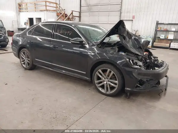 1VWDT7A31HC076053 2017 VOLKSWAGEN PASSAT - Image 1