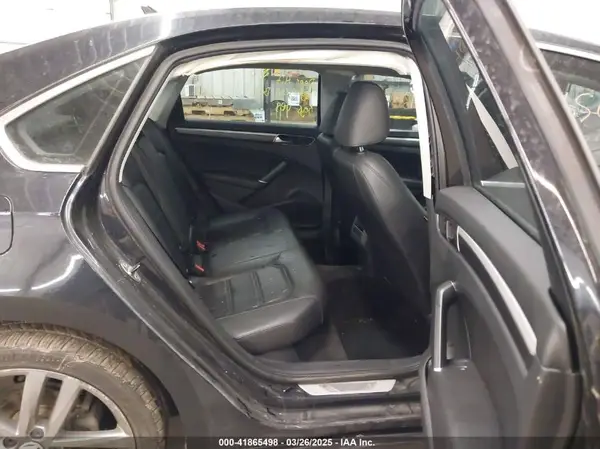 1VWDT7A31HC076053 2017 VOLKSWAGEN PASSAT - Image 8