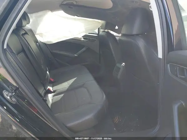 1VWDT7A31HC078353 2017 VOLKSWAGEN PASSAT - Image 8