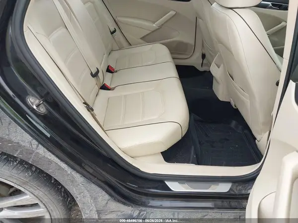1VWDT7A31HC080264 2017 VOLKSWAGEN PASSAT - Image 8