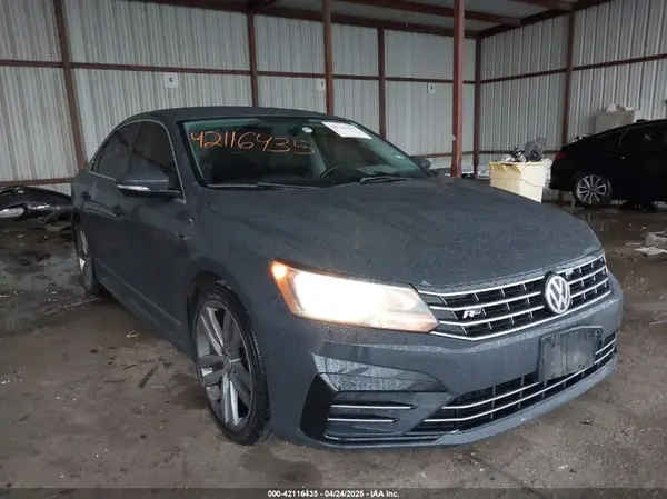 1VWDT7A31HC080524 2017 VOLKSWAGEN PASSAT - Image 1