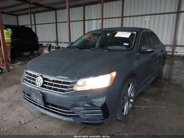 1VWDT7A31HC080524 2017 VOLKSWAGEN PASSAT - Image 2