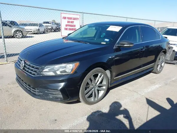 1VWDT7A31HC082161 2017 VOLKSWAGEN PASSAT - Image 2