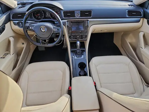 1VWDT7A31HC084864 2017 VOLKSWAGEN PASSAT - Image 8