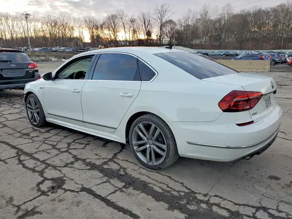 1VWDT7A32HC000552 2017 VOLKSWAGEN PASSAT - Image 2