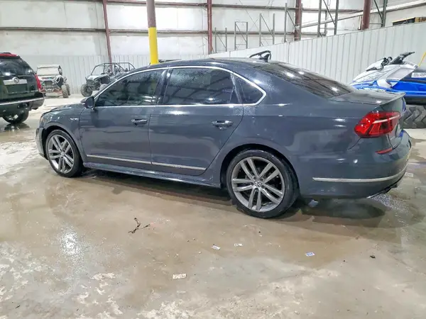 1VWDT7A32HC000955 2017 VOLKSWAGEN PASSAT - Image 2