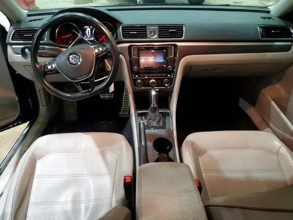 1VWDT7A32HC000955 2017 VOLKSWAGEN PASSAT - Image 8