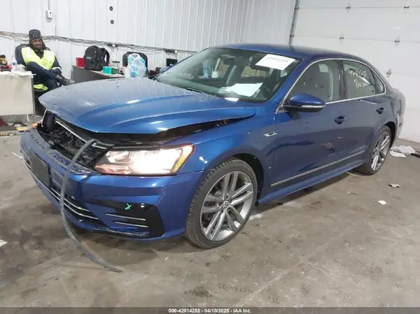 1VWDT7A32HC003788 2017 VOLKSWAGEN PASSAT - Image 2