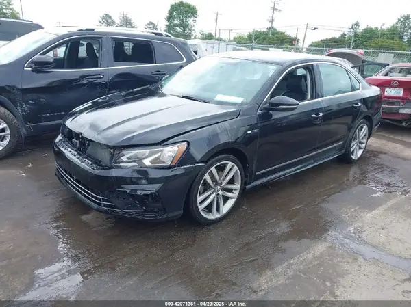 1VWDT7A32HC004021 2017 VOLKSWAGEN PASSAT - Image 2