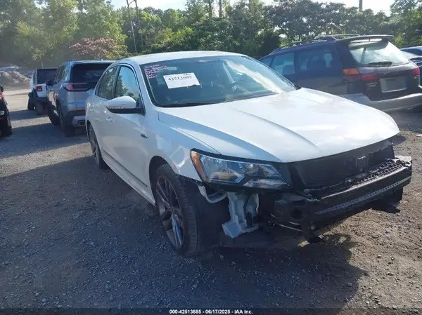 1VWDT7A32HC005492 2017 VOLKSWAGEN PASSAT - Image 1