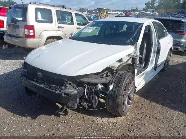 1VWDT7A32HC005492 2017 VOLKSWAGEN PASSAT - Image 2