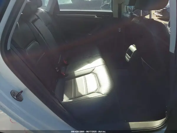 1VWDT7A32HC005492 2017 VOLKSWAGEN PASSAT - Image 8