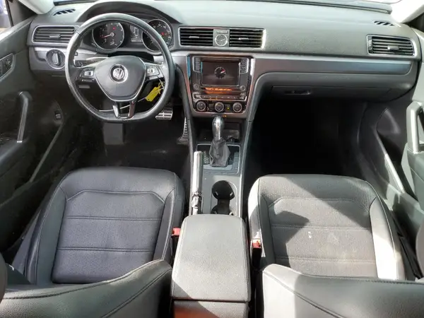 1VWDT7A32HC005847 2017 VOLKSWAGEN PASSAT - Image 8