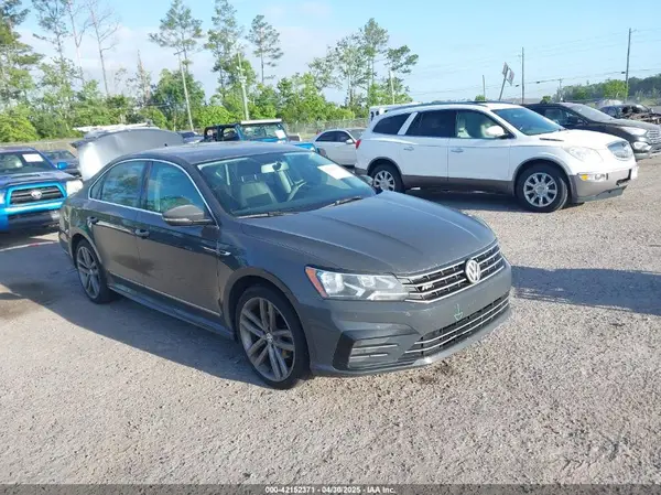 1VWDT7A32HC008327 2017 VOLKSWAGEN PASSAT - Image 1