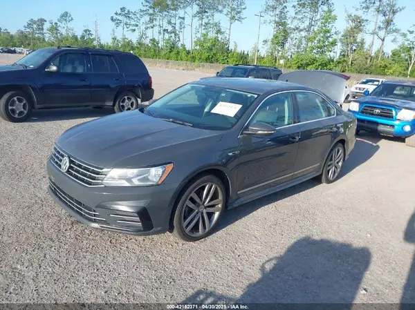 1VWDT7A32HC008327 2017 VOLKSWAGEN PASSAT - Image 2