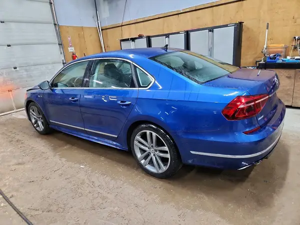 1VWDT7A32HC012748 2017 VOLKSWAGEN PASSAT - Image 2