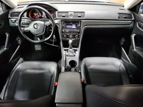 1VWDT7A32HC012748 2017 VOLKSWAGEN PASSAT - Image 8