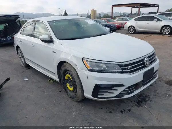 1VWDT7A32HC019618 2017 VOLKSWAGEN PASSAT - Image 1
