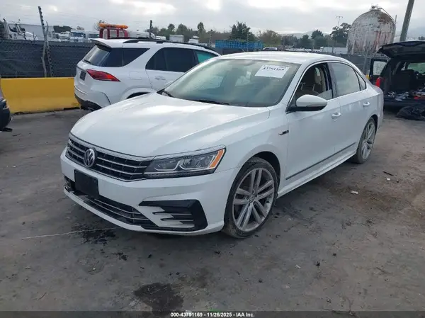 1VWDT7A32HC019618 2017 VOLKSWAGEN PASSAT - Image 2