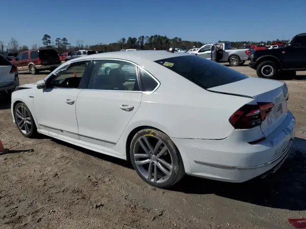 1VWDT7A32HC020722 2017 VOLKSWAGEN PASSAT - Image 2