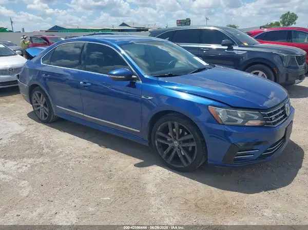 1VWDT7A32HC023622 2017 VOLKSWAGEN PASSAT - Image 1