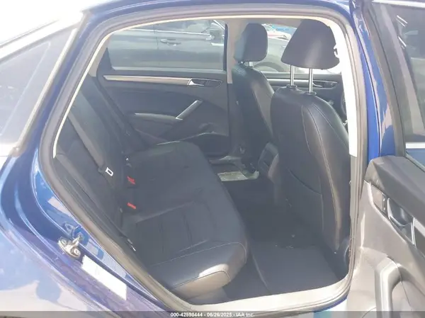 1VWDT7A32HC023622 2017 VOLKSWAGEN PASSAT - Image 8