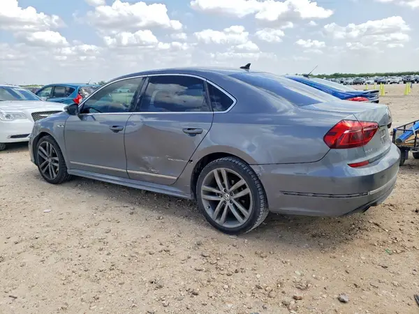 1VWDT7A32HC023667 2017 VOLKSWAGEN PASSAT - Image 2