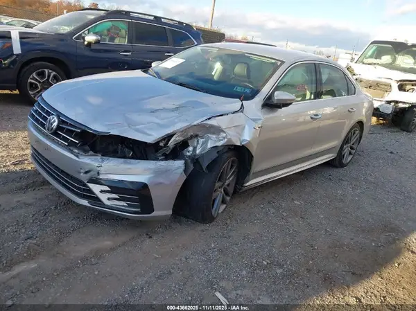 1VWDT7A32HC024950 2017 VOLKSWAGEN PASSAT - Image 2