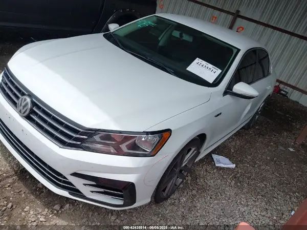 1VWDT7A32HC026066 2017 VOLKSWAGEN PASSAT - Image 2