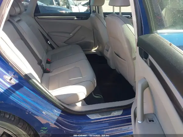 1VWDT7A32HC028979 2017 VOLKSWAGEN PASSAT - Image 8