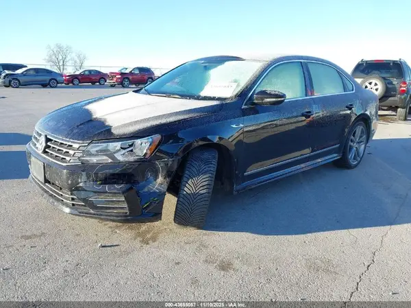 1VWDT7A32HC031090 2017 VOLKSWAGEN PASSAT - Image 2
