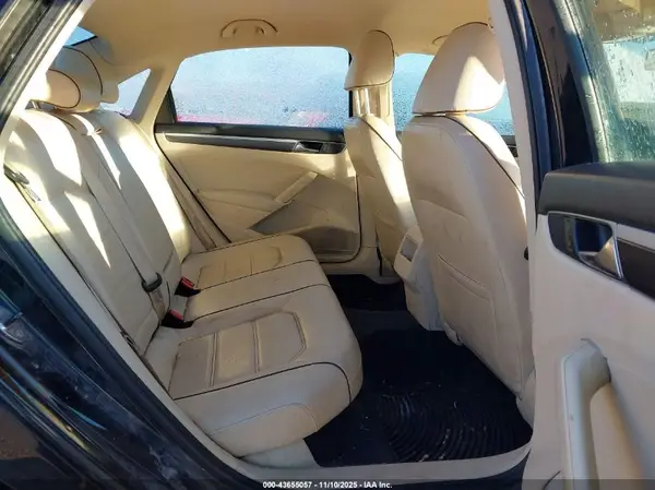 1VWDT7A32HC031090 2017 VOLKSWAGEN PASSAT - Image 8