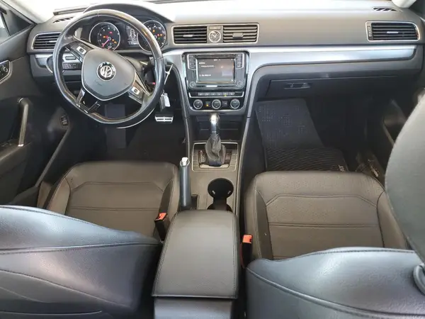 1VWDT7A32HC032076 2017 VOLKSWAGEN PASSAT - Image 8