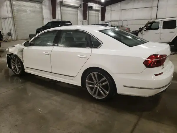 1VWDT7A32HC037441 2017 VOLKSWAGEN PASSAT - Image 2