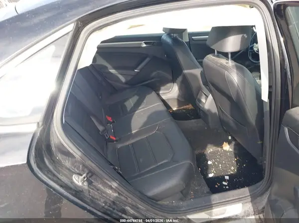 1VWDT7A32HC040601 2017 VOLKSWAGEN PASSAT - Image 8