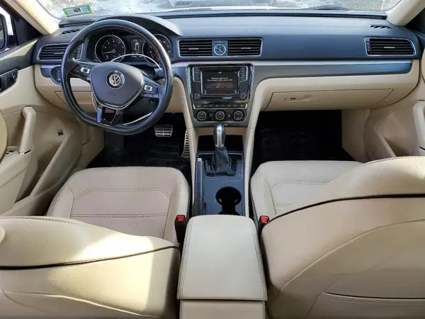 1VWDT7A32HC042882 2017 VOLKSWAGEN PASSAT - Image 8