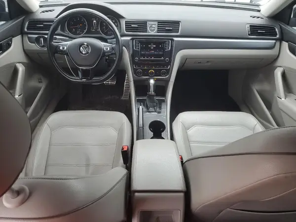 1VWDT7A32HC043983 2017 VOLKSWAGEN PASSAT - Image 8