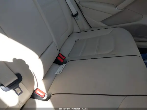 1VWDT7A32HC043997 2017 VOLKSWAGEN PASSAT - Image 8
