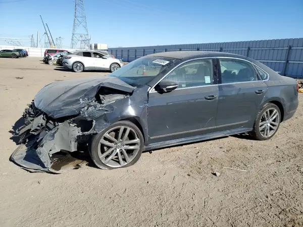 1VWDT7A32HC049010 2017 VOLKSWAGEN PASSAT - Image 1