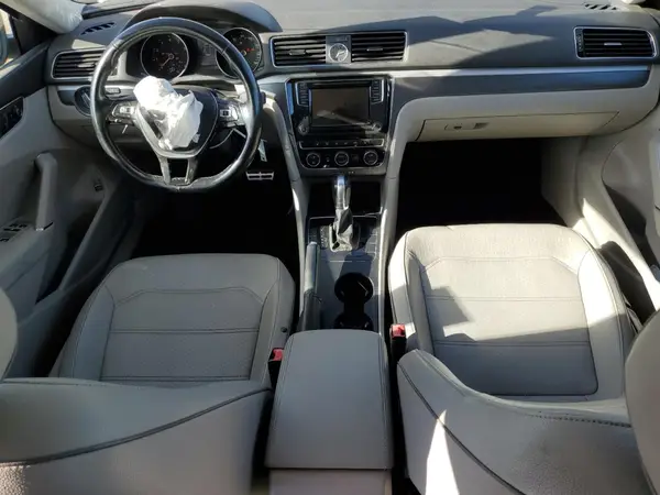 1VWDT7A32HC049010 2017 VOLKSWAGEN PASSAT - Image 8