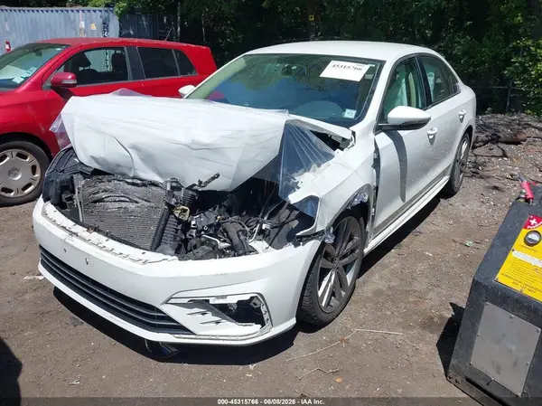1VWDT7A32HC049377 2017 VOLKSWAGEN PASSAT - Image 2
