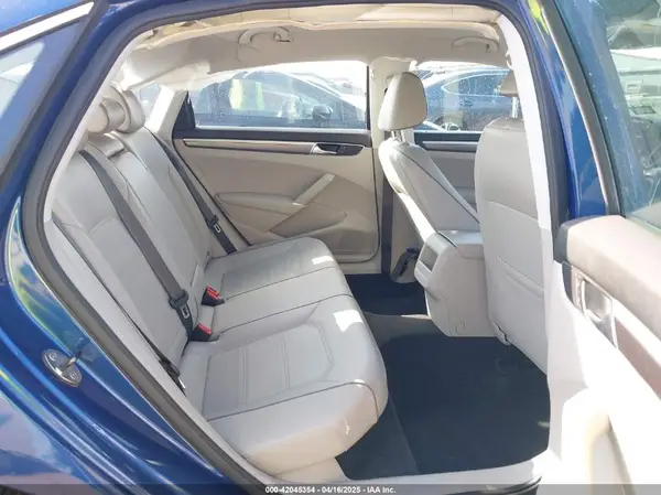 1VWDT7A32HC051596 2017 VOLKSWAGEN PASSAT - Image 8