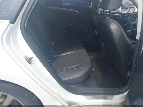 1VWDT7A32HC053607 2017 VOLKSWAGEN PASSAT - Image 8