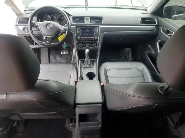 1VWDT7A32HC056121 2017 VOLKSWAGEN PASSAT - Image 8