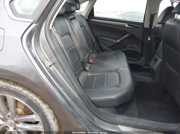 1VWDT7A32HC056376 2017 VOLKSWAGEN PASSAT - Image 8