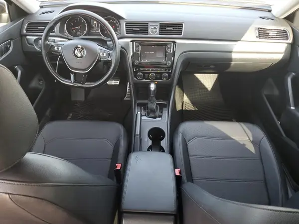 1VWDT7A32HC056782 2017 VOLKSWAGEN PASSAT - Image 8