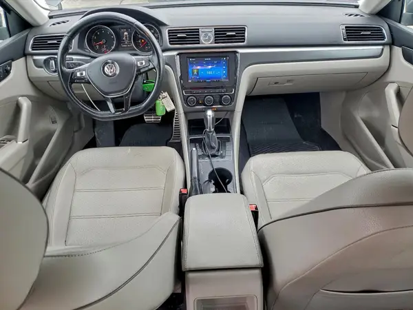1VWDT7A32HC057270 2017 VOLKSWAGEN PASSAT - Image 8